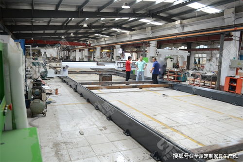 大型定制加工中心即将下线 客户亲到工厂检测验收